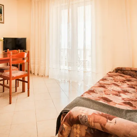 Davorka Apartment *