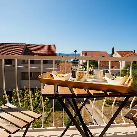 Davorka Apartment Bol